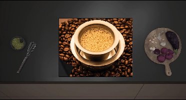 Inductie Beschermer - Kopje Filterkoffie in Zee van Koffiebonen - 60x52 cm - 2 mm Dik - Inductieplaat Beschermer met zwarte kern