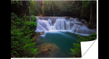 Poster Blauw water bij een waterval in het Nationaal park Erawan in Thailand - 30x20 cm