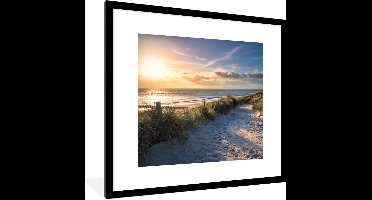 PosterMonkey - Poster in lijst - Fotolijst - Strand - Zee - Duin - Bankje - Poster frame - Poster - Wanddecoratie - Foto met lijst - Kader - 40x40 cm - Poster strand - Posterlijst