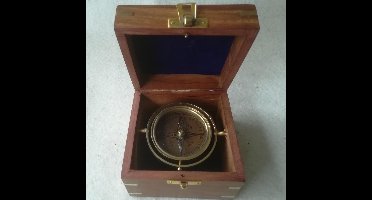 MadDeco - kompas - nautisch - gyroscopisch - in - houten - kist