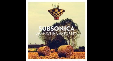 Una Nave In Una Foresta