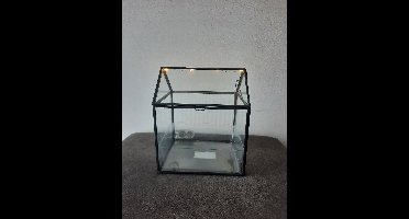 Glazen serre met LED lampjes en PVS box