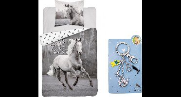 Dekbedovertrek - Love what you love - 100% katoen - 140x200 cm - zwart/wit - inclusief metalen sleutelhanger paard