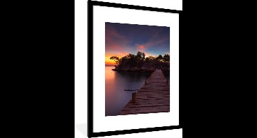 PosterMonkey - Poster - Fotolijst - Steiger - Natuur - Water - Boom - Kader - Foto in lijst - 60x80 cm - Posterlijst - Decoratie woonkamer - Poster natuur