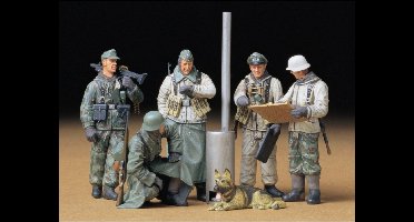 Tamiya Modelbouwpakket Militaire voertuigen - 35212 Fig-Set German Soldiers Field Briefing / 5 Figures Plastic - 1:35 - Modelbouw