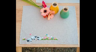 Vervaco - Placemat kit Schaapjes in de wei set van 2 - PN-0237431 - Borduren - Borduurpakket - Borduurpakket volwassenen - Borduurpakket kind