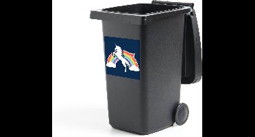 Container sticker Eenhoorn illustratie - Een illustratie van een witte eenhoorn voor een regenboog op een blauwe achtergrond Klikosticker - 40x40 cm - kliko sticker - weerbestendige containersticker