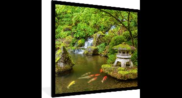 PosterMonkey - Poster - Fotolijst - Waterval - Koi - Japanse lantaarn - Mos - Water - Natuur - Posterlijst - 40x40 cm - Poster met lijst - Poster Japan - Foto lijst - Woondecoratie