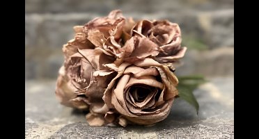 Buitengewoon de boet - Boeket oudroze rozen en hortensia's