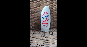 Sunlight - Douchegel - PH Neutraal - Rozen En Frambozen - 250 ml