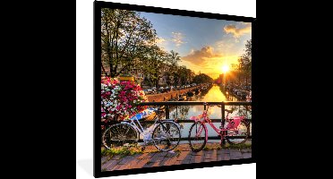 PosterMonkey - Poster - Fotolijst - Amsterdam - Fiets - Bloemen - Zon - Roze - Kader - 40x40 cm - Posters - Muurdecoratie - Poster met lijst - Kamerdecoratie