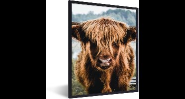 PosterMonkey - Poster - Fotolijst - Schotse hooglander - Dieren - Koe - Natuur - Water - Kader - 30x40 cm - Poster Schotse hooglander - Kamer decoratie - Poster lijst - Poster dieren