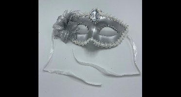 Power Escorts - Luxury Venetiaans Liefdes Mask - Zilver - met Steentje - Handig verstelbaar - Fetish Power - Kinky Mask - verpakt in Plastic zakje - BR205