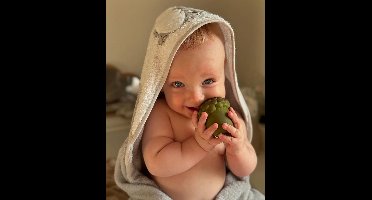 By Lille Vilde sensory toy - natuurlijk rubber - blackberry