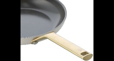 BK Sublime Koekenpan 20cm - PFAS-vrije antikleeflaag - Koekenpan inductie - Keramische koekenpan - Ovenbestendig tot 220°C - Gouden stainless steel handgreep - Crème