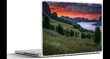 Laptop sticker - 13.3 inch - Gras - Bergen - Avond - 31x22,5cm - Laptopstickers - Laptop skin - Cover