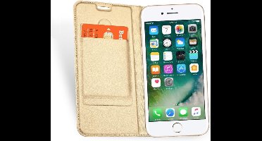 Hoesje geschikt voor Apple iPhone 7 Plus - Kunstlederen Wallet Hoesje Goud - 360 Graden Beschermend Telefoonhoesje