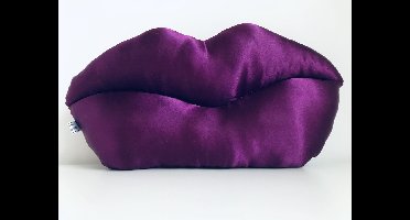 Gustiana® Lip kussen - Satijn - Paars - Valentijnscadeau - Moederdag cadeau - Verjaardagscadeau