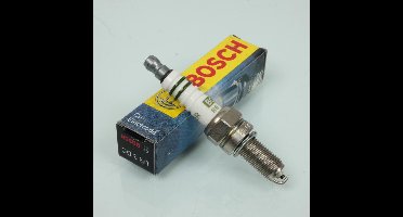 Bougie d'allumage Bosch pour Scooter Peugeot 50 Looxor Tsdi Disque Ar 2006 Neuf