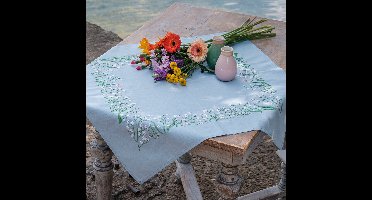 Vervaco - Tafelkleed kit Pastel flowers - PN-0222421 - Borduren - Borduurpakket - Borduurpakket volwassenen - Borduurpakket kind