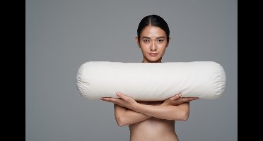 Guling Bantal Pollo Goeling Large~95xØ~23-25cm. 1Kg Hybride Traagschuim / Foam Vlokken met bijvulrits Memory Foam Is geschikt tegen reuma, artrose of drukpijn Nu met GRATIS Bijpassende Hoes.Perfect voor Rug- en Zijslapers. 100% Veganistisch en Halal#