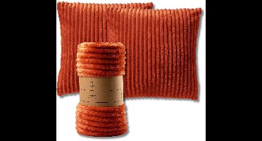 Dutch Decor - VOORDEELSET - 3-delig - Mart & Marthy - 2 sierkussens 45x45 cm - 1 plaid 140x180 cm - oranje