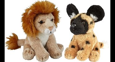Ravensden - Safari dieren knuffels - 2x stuks - Wilde Hond en Leeuw - 15 cm