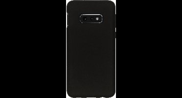 Accezz Hoesje - Geschikt voor Samsung Galaxy S10e - Liquid Silicone Backcover - Zwart