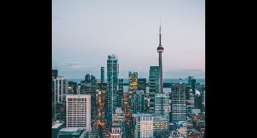 Canadian National Tower midden van de skyline van Toronto - Fotobehang (in banen) - 250 x 260 cm
