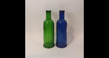 Groene en blauwe fles met dop, kunststof
