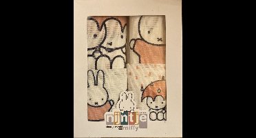 Nijntje geschenkset meisje 2 luiers en 2 monddoekjes hydrofiel