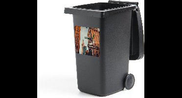 Container sticker Het Empire State Building tussen de hoge gebouwen in New York - 40x40 cm - Kliko sticker