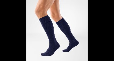 Hoogwaardige marineblauwe steunkous in microfiber unisex m4