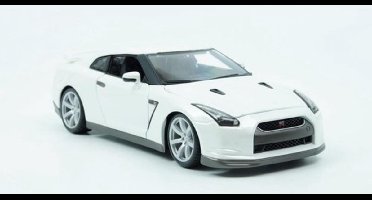 Nissan Gt-r 2017 1:24 wit