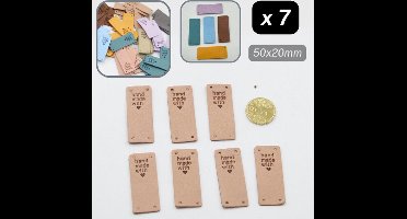 7 Stuks IMITATIE SUEDE AANNAAIBARE ETIKETTEN met Tekst Handmade with Love, Maat 50MMx20MM, Kleur SKIN