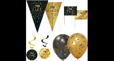 Feestpakket You did it! Zwart Goud XL – Vlaggenlijn 10 meter + 6 Ballonnen + 50 Prikkers + 4 Swirls – Golden Celebrations Decoratie