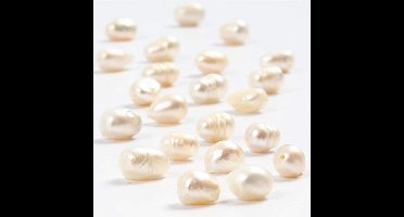 Zoetwaterparels, d 4-7 mm, gatgrootte 1 mm, ca. 60 stuk, parelmoer, 40 cm