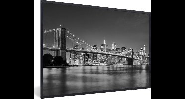PosterMonkey - Poster - Fotolijst - Brooklyn - Brug - New York - Water - Zwart wit - Kader - Poster in lijst - 60x40 cm - Muurdecoratie - Kamer decoratie - Posters - Decoratie woonkamer
