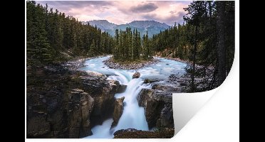 Muurstickers - Sticker Folie - Waterval in het Nationaal park Jasper in Noord-Amerika - 30x20 cm - Plakfolie - Muurstickers Kinderkamer - Zelfklevend Behang - Zelfklevend behangpapier - Stickerfolie