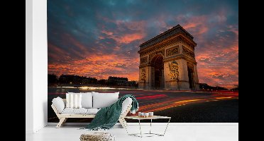 Behang - Fotobehang Kleurrijke lucht boven de Triomfboog in Parijs - Breedte 375 cm x hoogte 240 cm