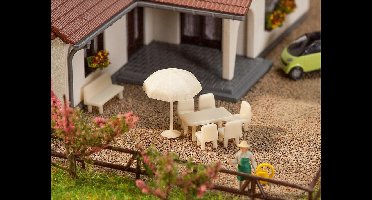 Faller - Tafels, stoelen, zonneschermen - modelbouwsets, hobbybouwspeelgoed voor kinderen, modelverf en accessoires