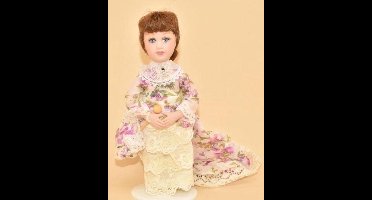 porseleinen pop , prinses Elisabeth of Hesse-Darmstadt 18 cm. hoog.