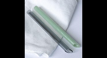 2 Herbruikbare Dikke Glazen Boba Bubble Tea Rietjes ook voor Smoothie / Milkshake / Slush, 21 cm lang Ø 16 mm buiten / Ø 12 mm binnen. Mint Groen en Grijs glazen drinkrietjes.