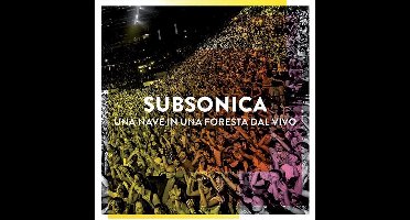 Nave in una Foresta dal Vivo