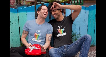 Shirt - Love is love pride - Wurban Wear | Grappig shirt | Pride | Unisex tshirt | Pride vlag | Regenboog vlag | LGBTQ | Make up | Gay | Liefde | Licht blauw & Zwart
