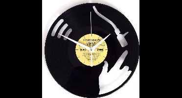 Klok gemaakt van een echte LP - DJ In Actie