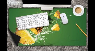 Bureau onderlegger - Gele Ananas in Stukken tegen Groene Achtergrond - 80x40 cm - 2 mm Dik - Bureau mat Vinyl