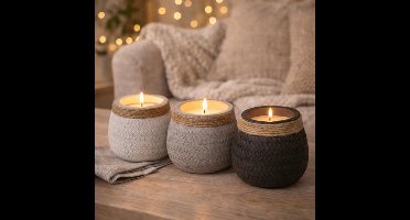 Kaars in cementen pot met jutedecoratie – Compact formaat 10,8x8,8 cm – Verkrijgbaar in wit, grijs en zwart – Sfeervolle woonaccessoire – Perfect als cadeau of decoratie