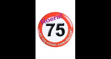 Button hoera 75 jaar verkeersbord
