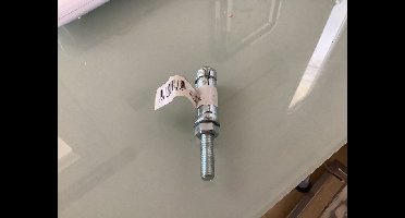 keilbout met moer. 25 stuks. m8 x 75 mm .lang. verzinkt. Deltafix.